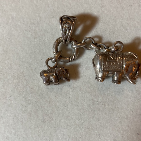 925 Sterling Silver Mommy and Baby Elephant Charm - Picture 3 of 3